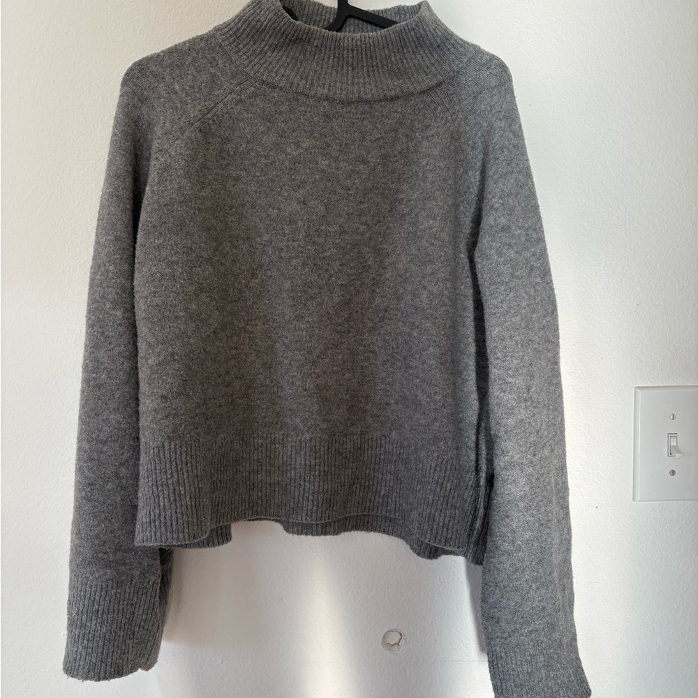 Universal Thread Mock Turtleneck Sweater Grey M
